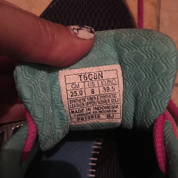 ASICS running shoes size 8 - Picture 4 of 5